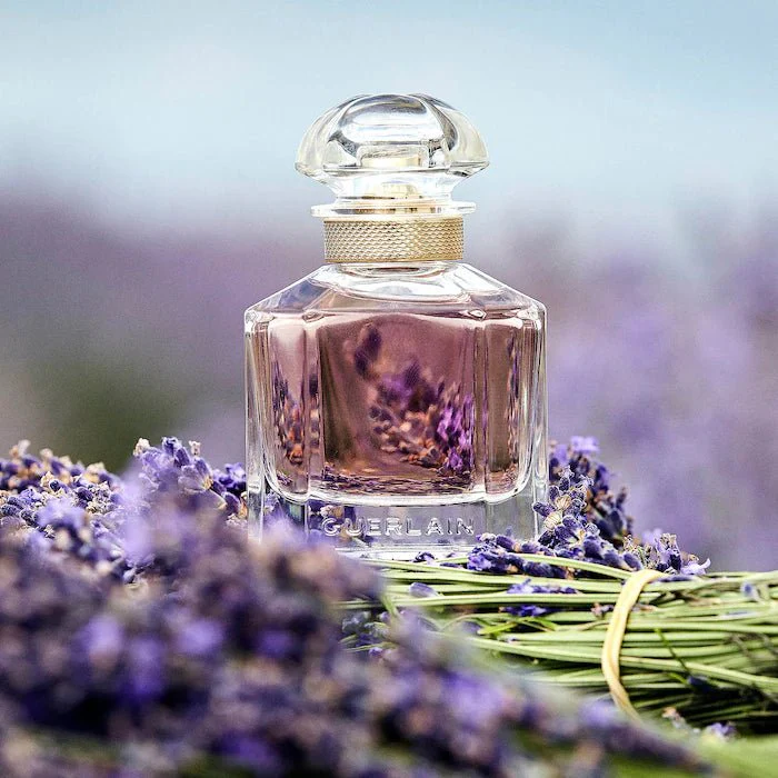 Mon by Guerlain Eau de Parfum For Women naslovna Mon by Guerlain Eau de Parfum For Women naslovna